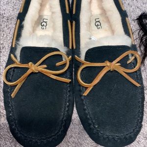 8 UGG slippers